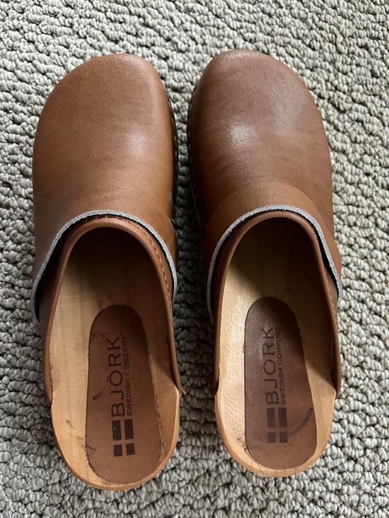 Bjork Shoes - BJÖRK Women’s Tan Leather Clogs - Slip-On Comfort